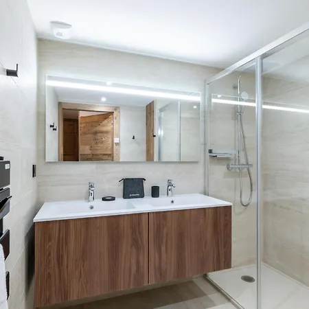 Neuve De Standing Au Coeur D'huez, 6 Pers. Appartement